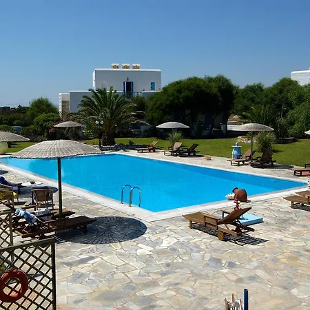 Ξενοδοχείο με διαμερίσματα Kalimera Paros 3*