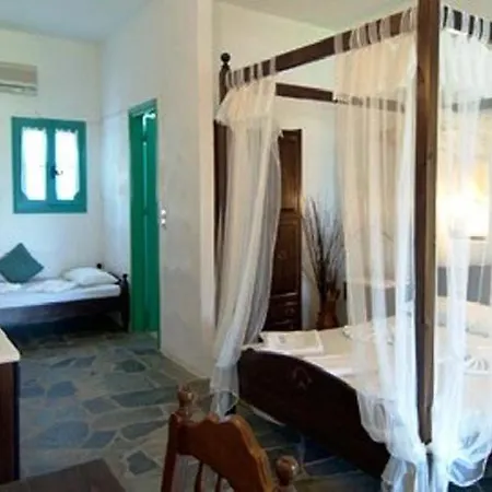 Ξενοδοχείο με διαμερίσματα Kalimera Paros 3*